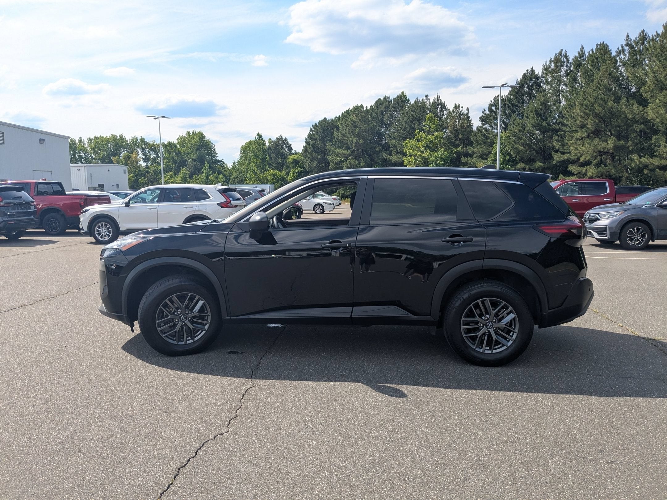 2023 Nissan Rogue S FWD