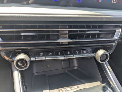 2025 Chevrolet Traverse FWD LT