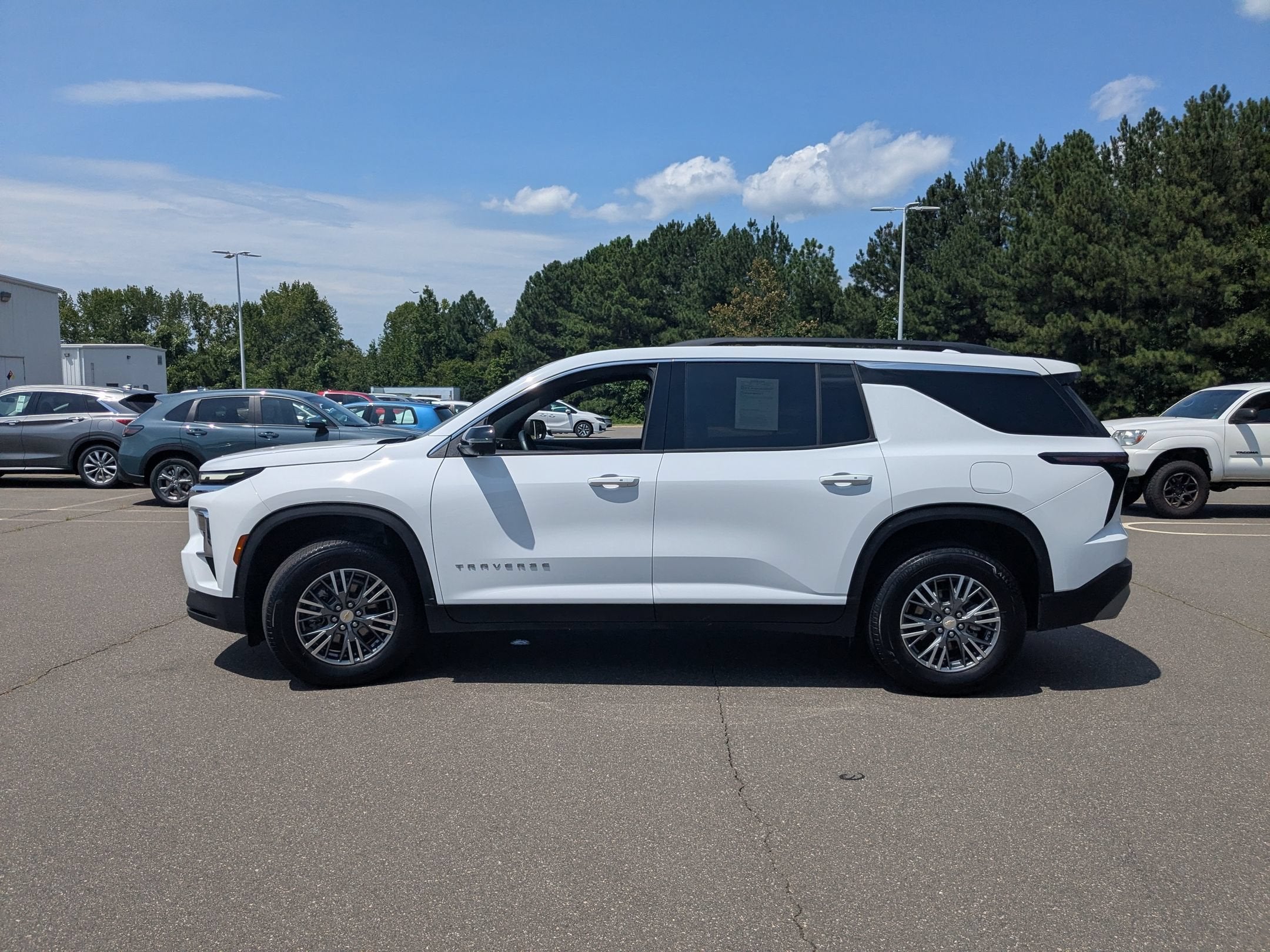 2025 Chevrolet Traverse FWD LT