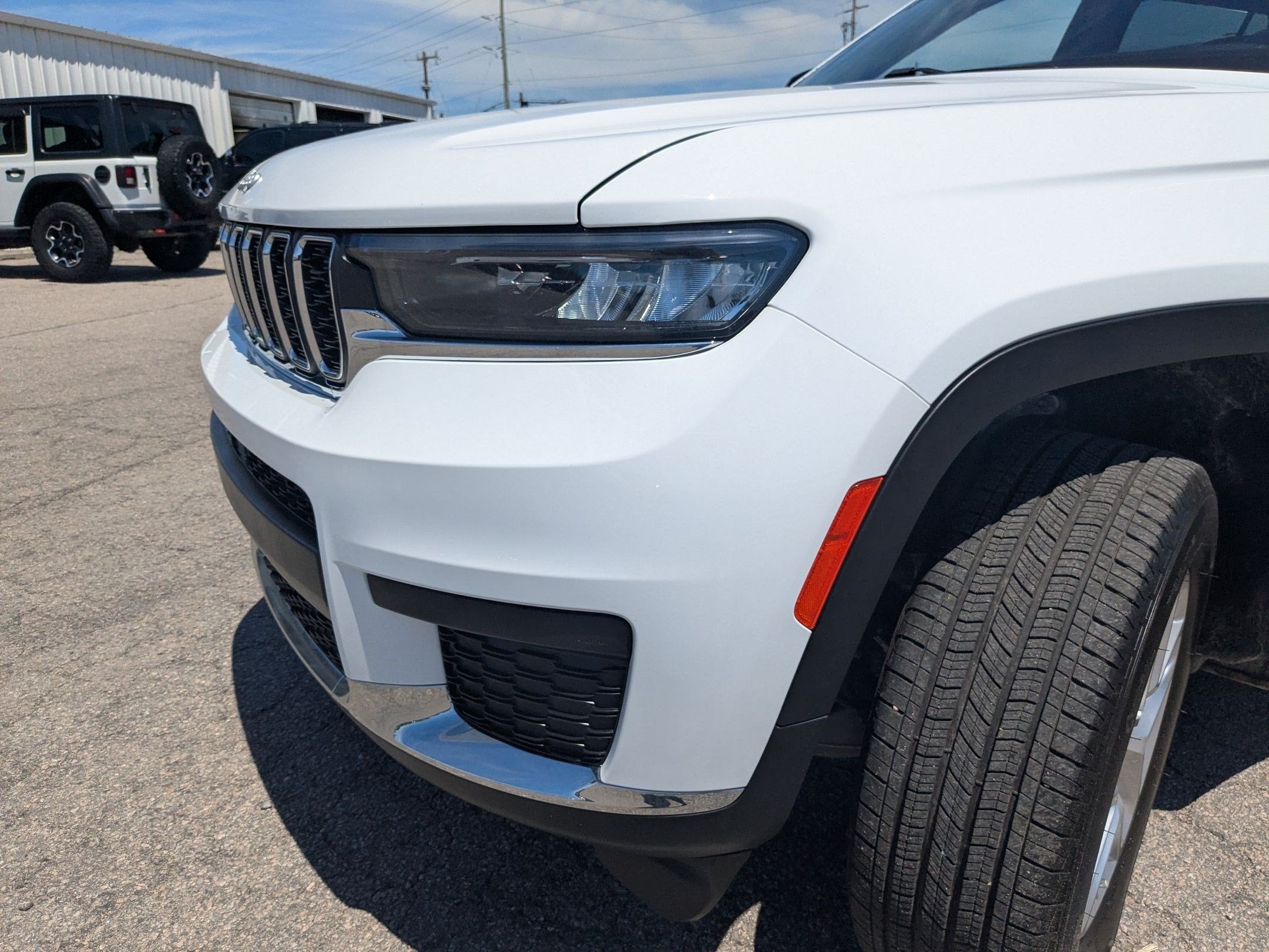 2025 Jeep Grand Cherokee L Laredo X 4x4