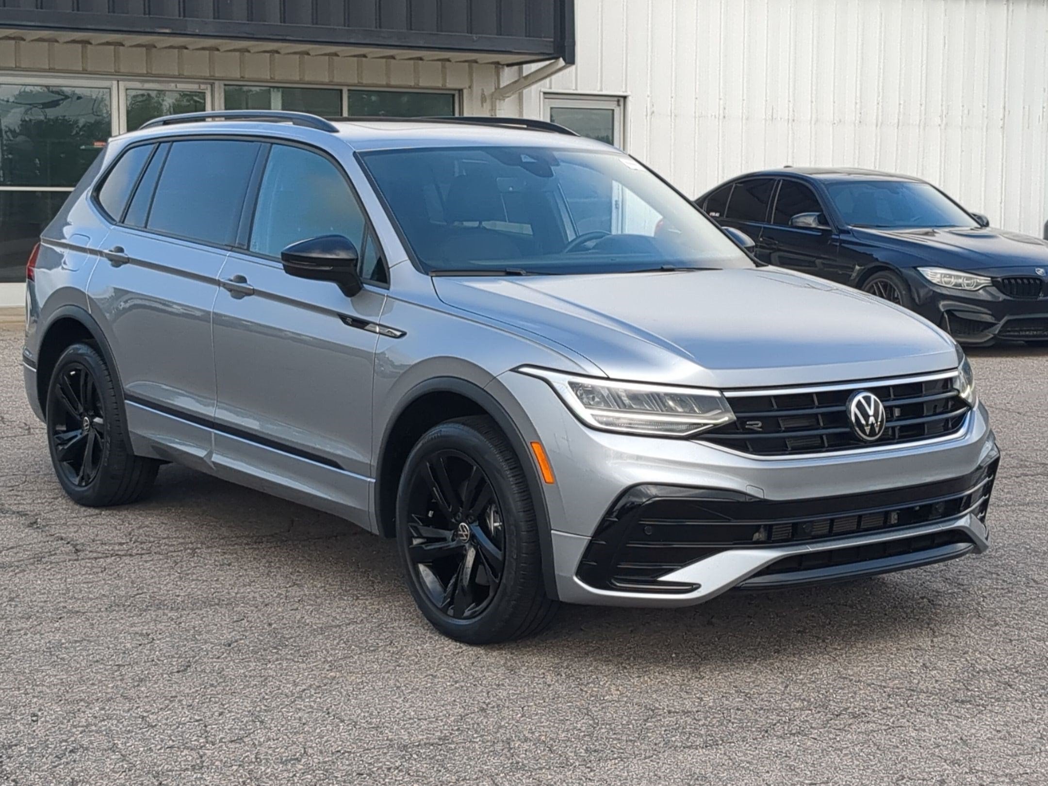 2023 Volkswagen Tiguan 2.0T SE R-Line Black