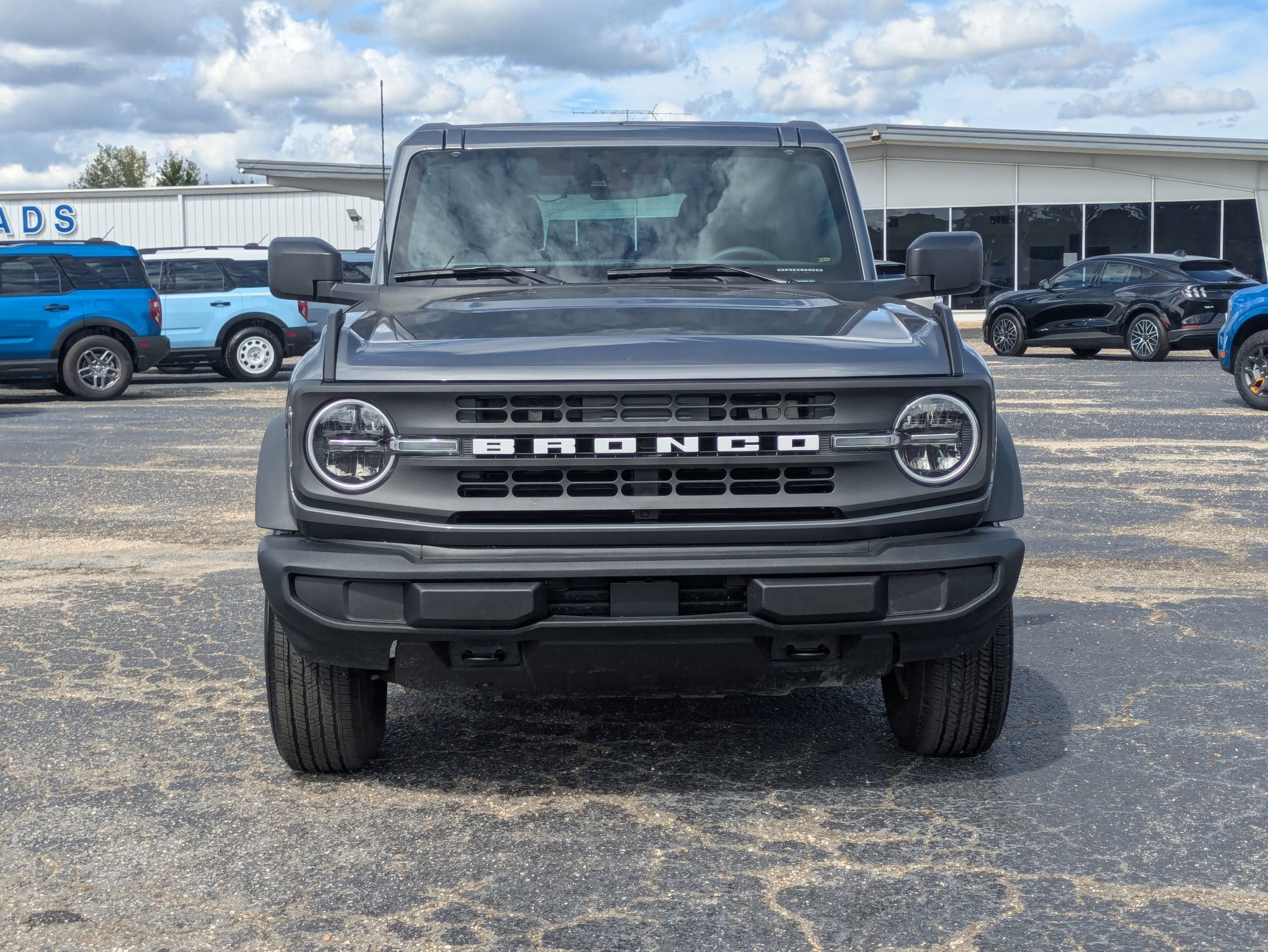 2025 Ford Bronco Base