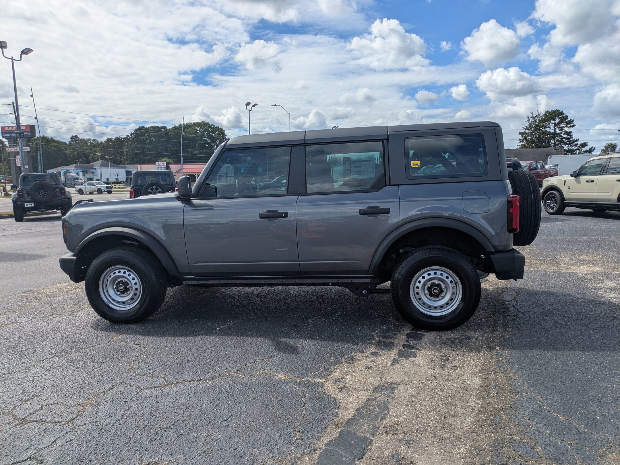 2025 Ford Bronco Base