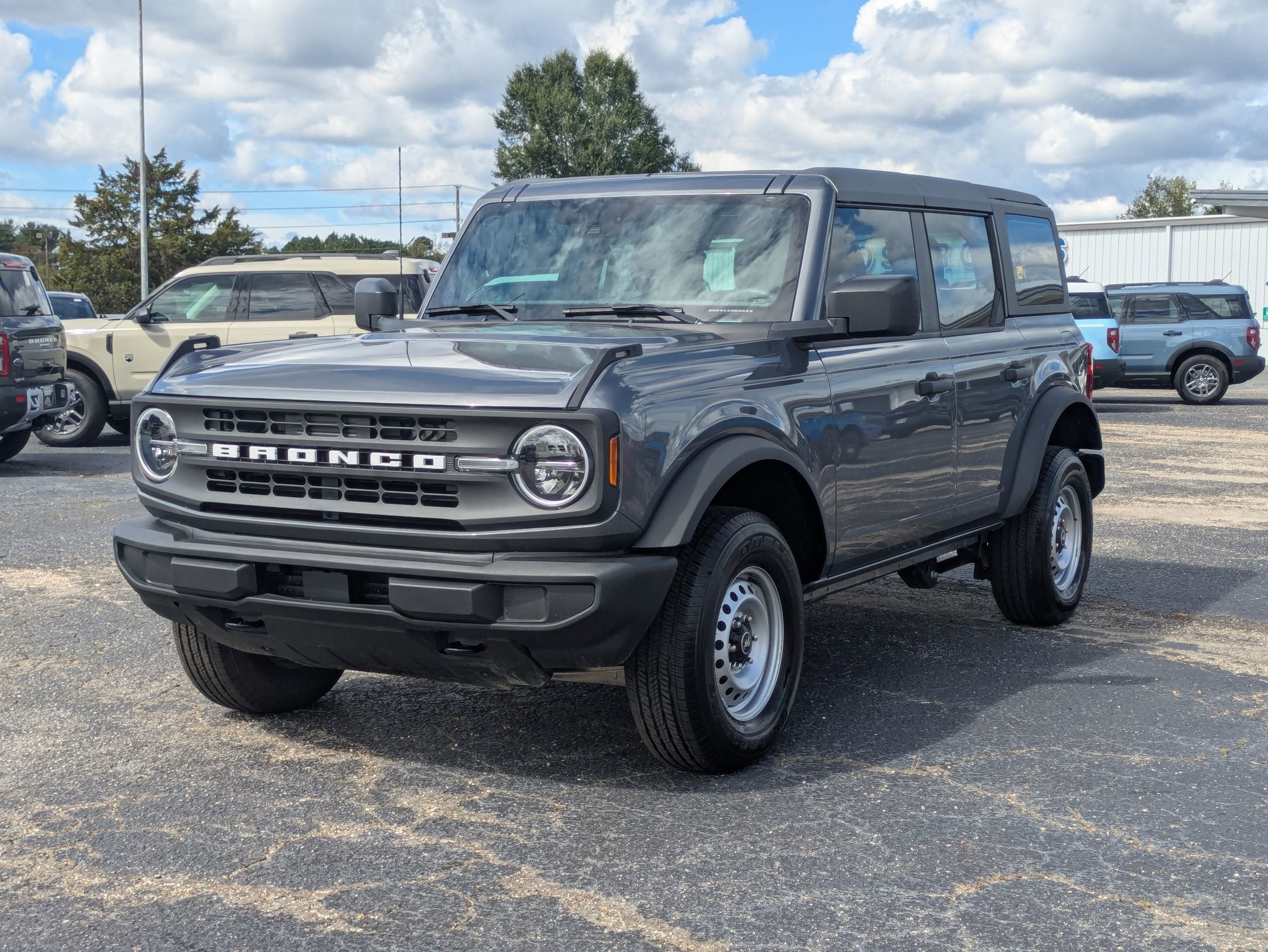 2025 Ford Bronco Base