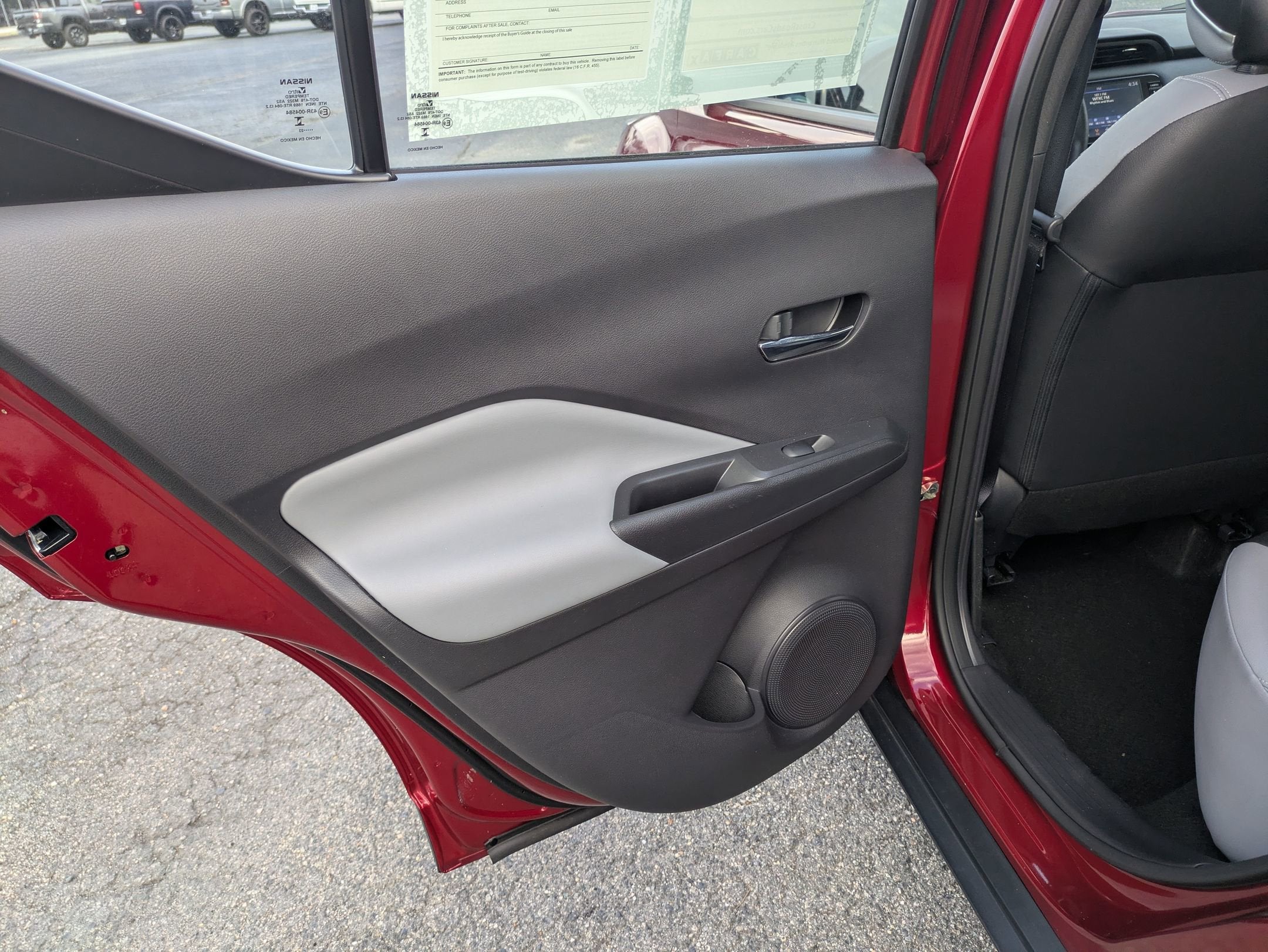 2023 Nissan Kicks SR