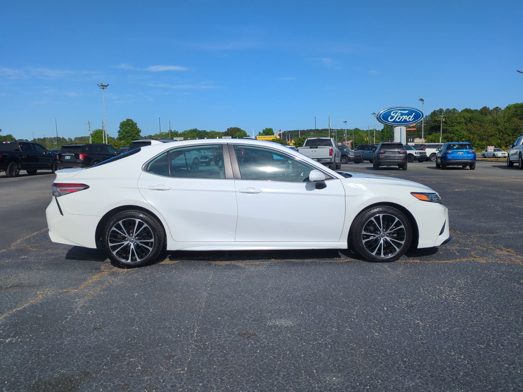 2019 Toyota Camry SE