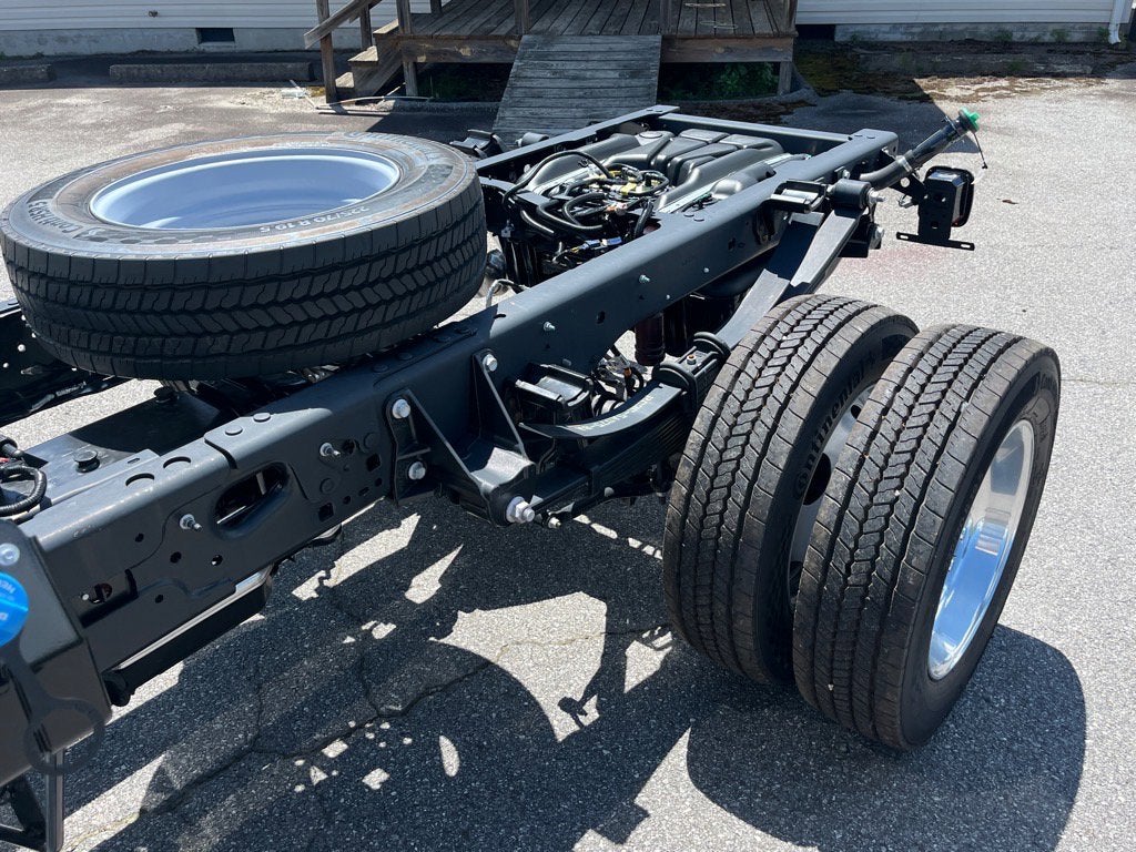 2025 Ford Super Duty F-550 DRW XLT DRW