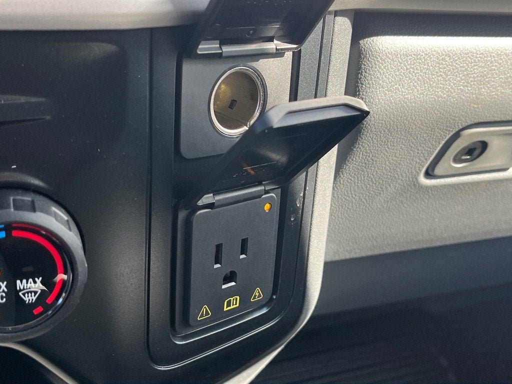 2025 Ford Super Duty F-600 DRW XLT