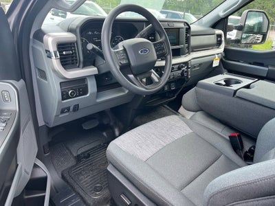 2025 Ford Super Duty F-600 DRW XLT