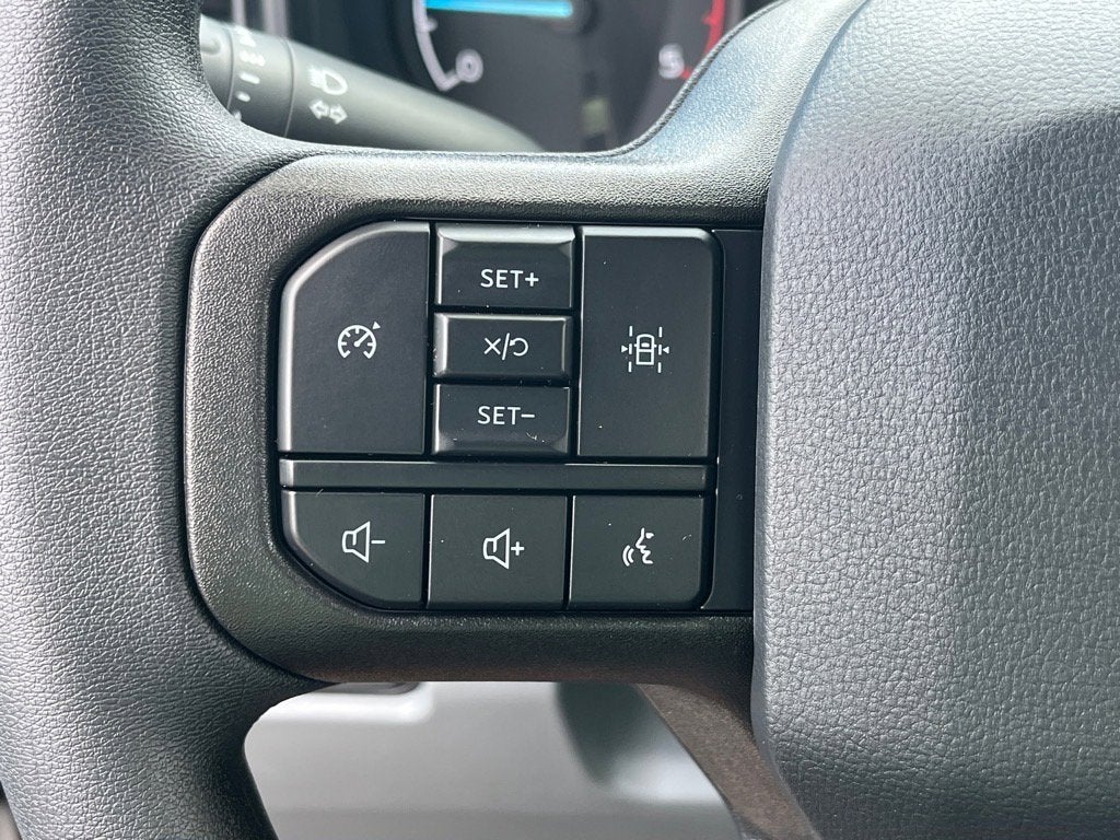 2025 Ford Super Duty F-600 DRW XL