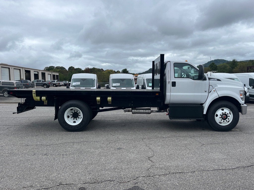 2025 Ford F-650SD Base