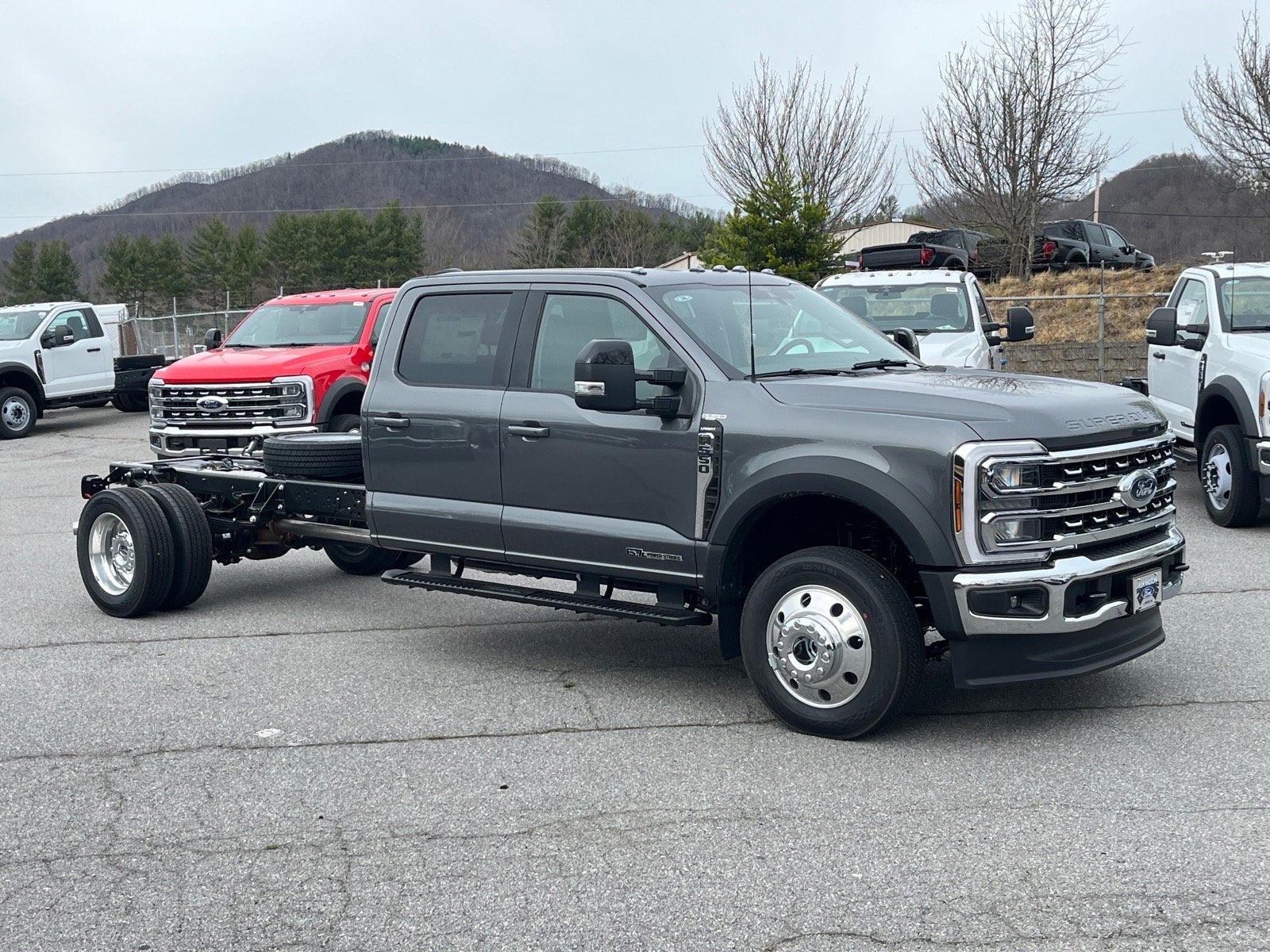 2026 Ford Super Duty F-550 DRW Lariat DRW