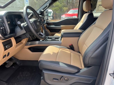 2026 Ford Super Duty F-550 DRW Lariat DRW