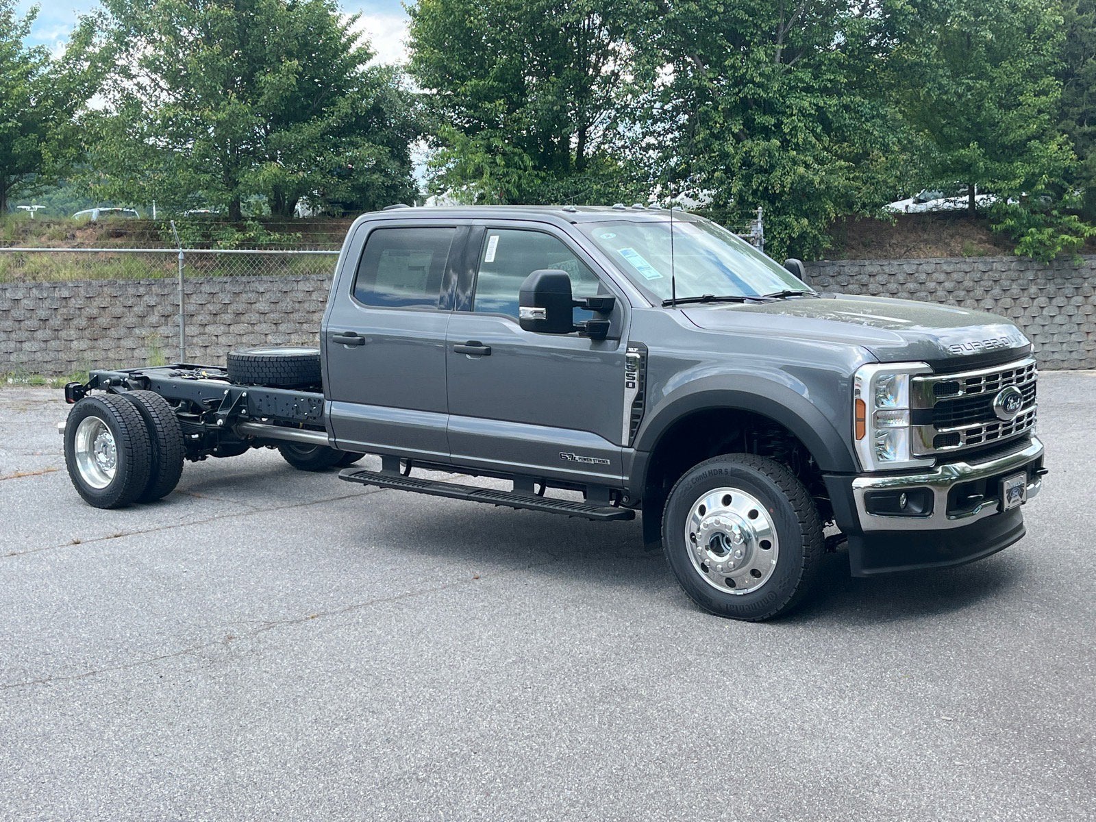 2026 Ford F-550 XLT 4x4 Crew Cab 203-In DRW's photo