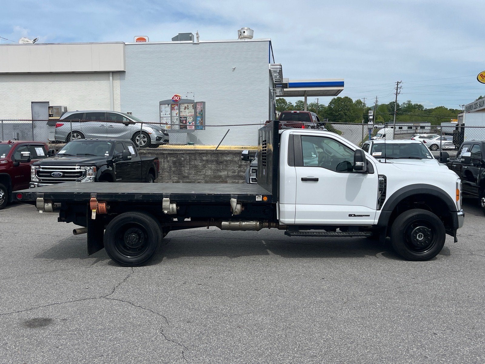 2023 Ford Super Duty F-550 DRW XLT DRW