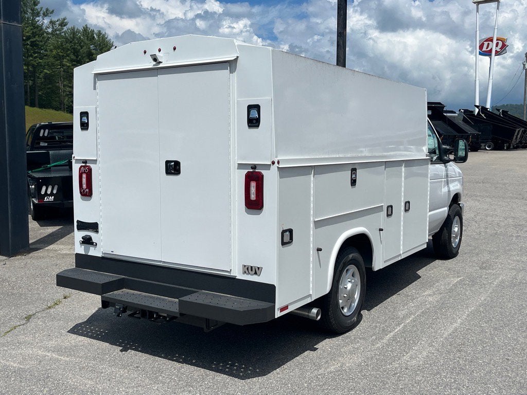 2025 Ford E-Series Cutaway Base Cutaway