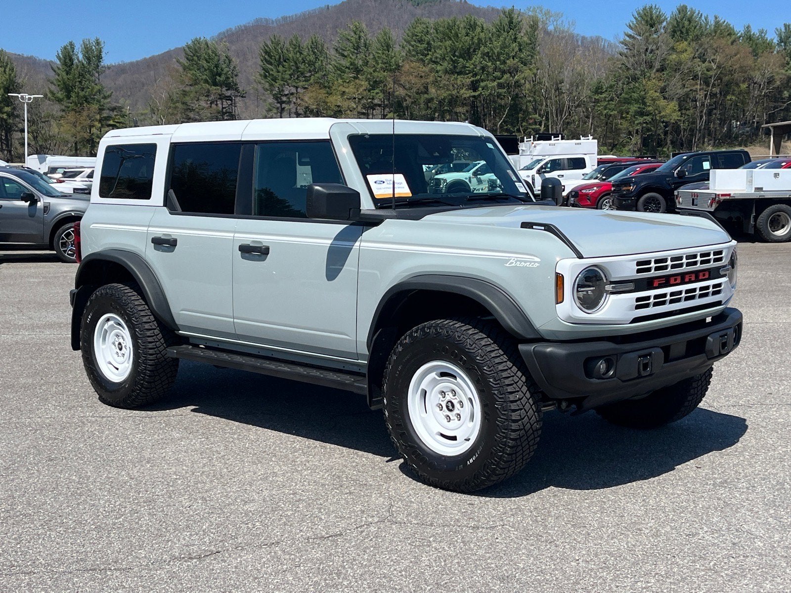 2023 Ford Bronco Heritage Edition's photo