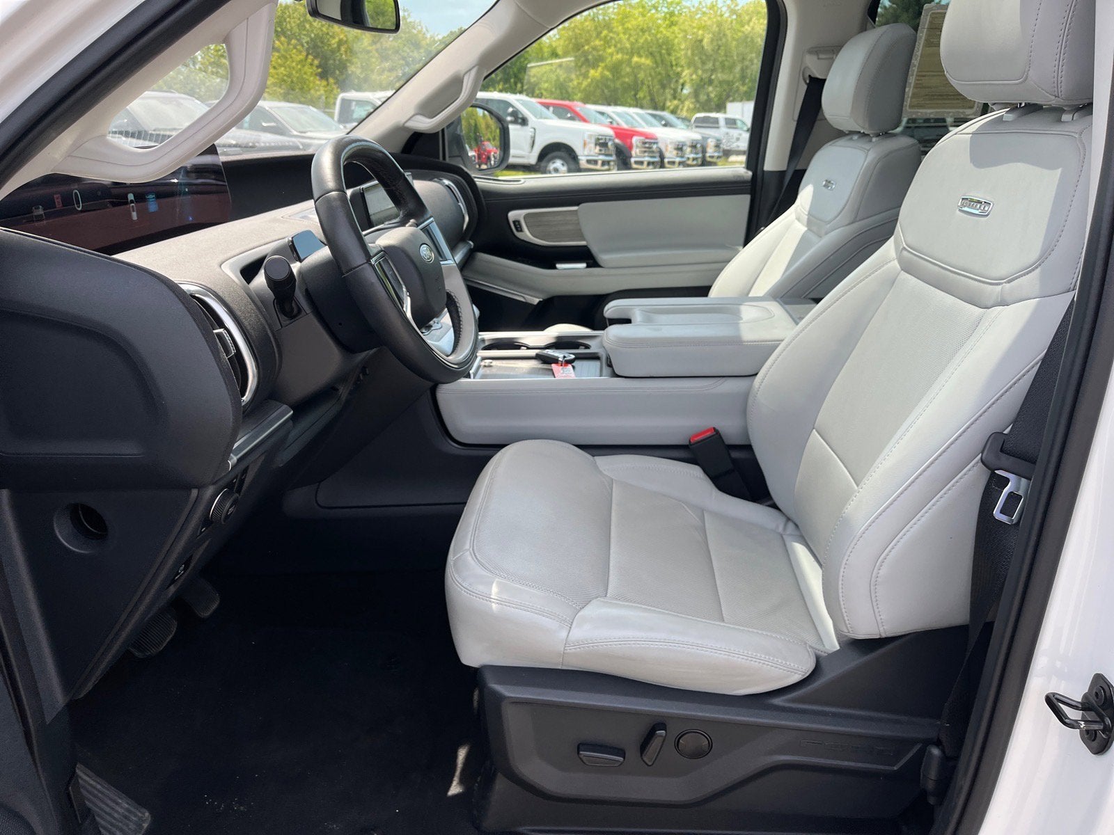 2025 Ford Expedition Platinum