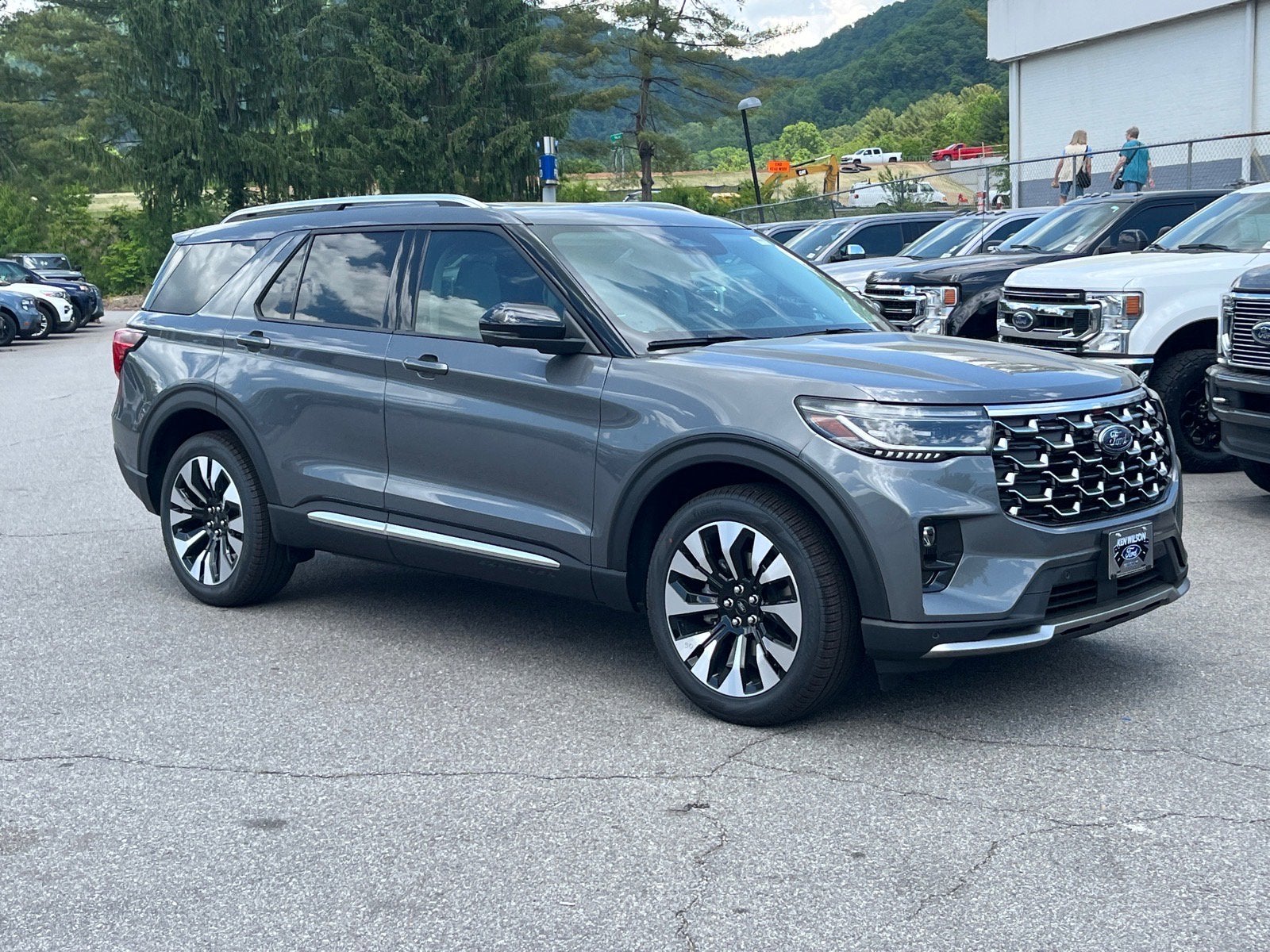 2026 Ford Explorer Platinum 4WD's photo
