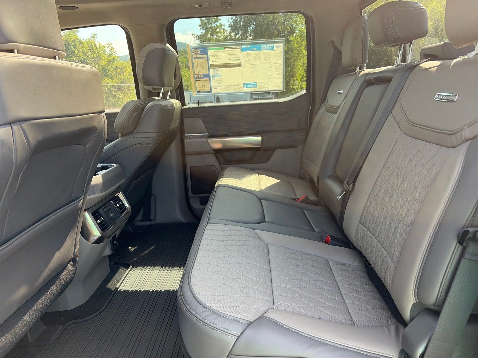 2026 Ford Super Duty F-350 SRW Platinum