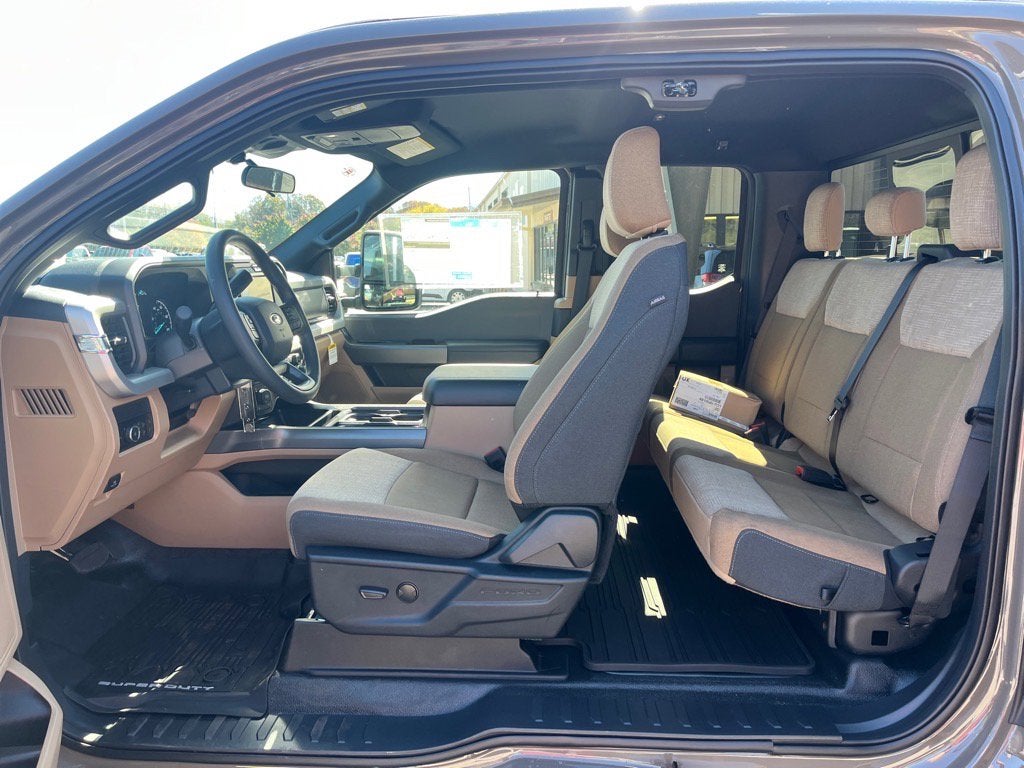 2026 Ford Super Duty F-350 SRW XLT