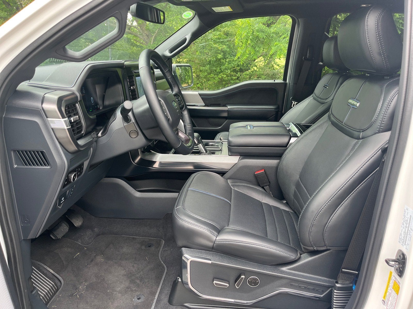 2025 Ford F-150 Platinum