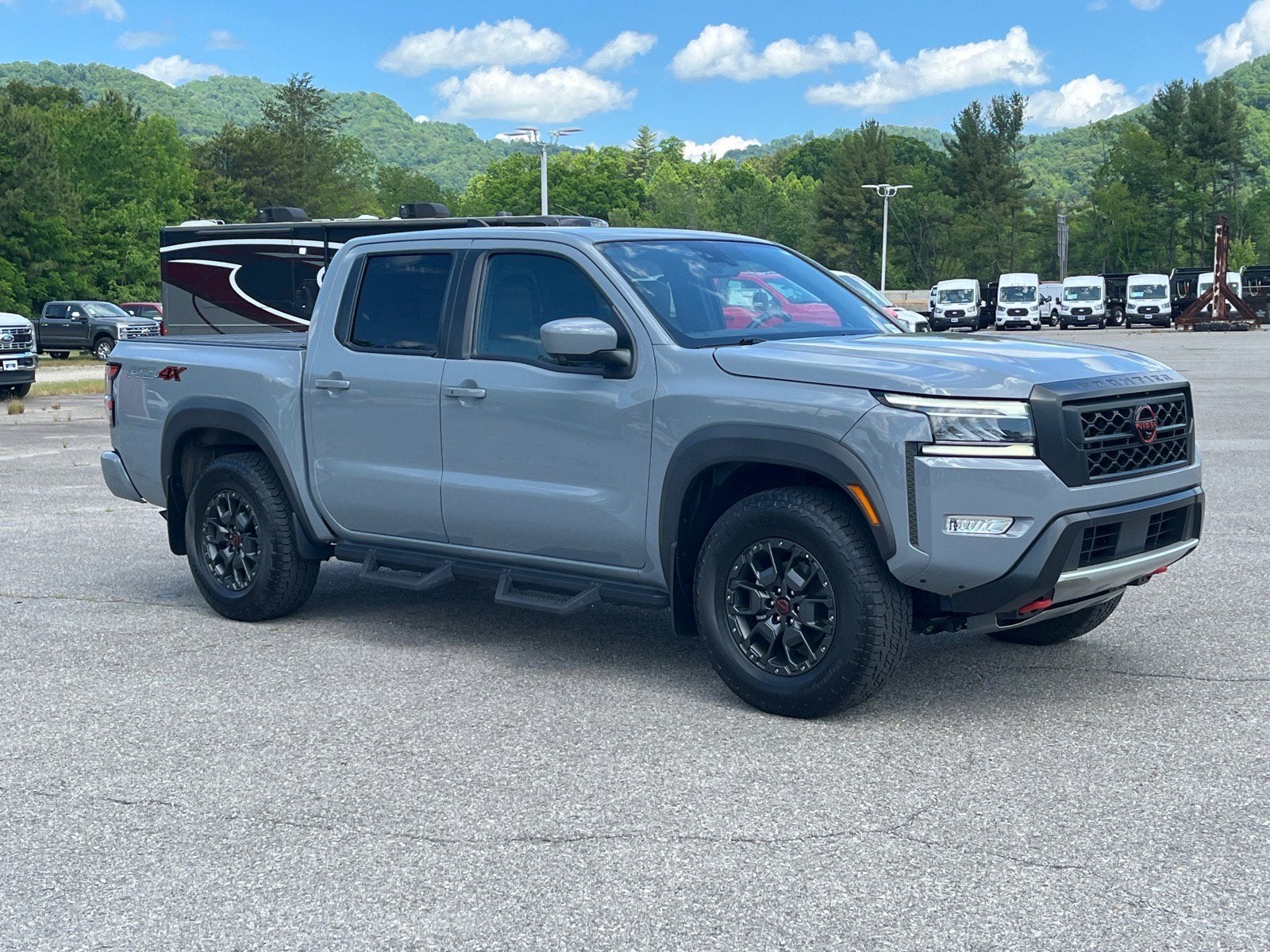 2023 Nissan Frontier PRO-4X Crew Cab 4X4's photo