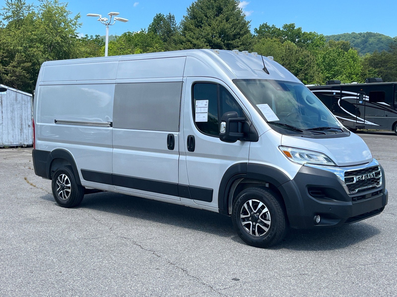 2024 RAM ProMaster 2500 SLT PLUS 159" WB High Roof's photo