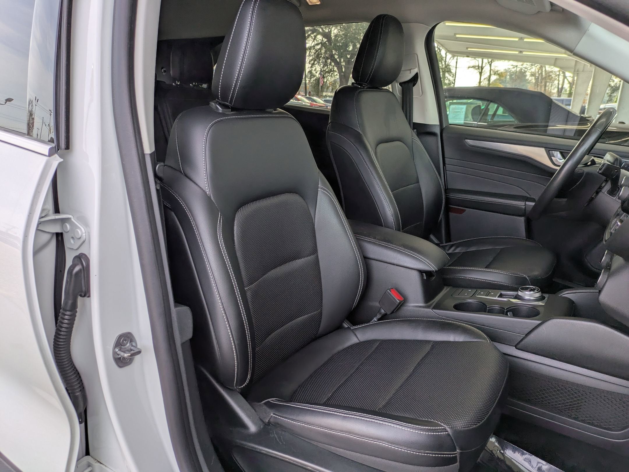 2022 Ford Escape Titanium Hybrid