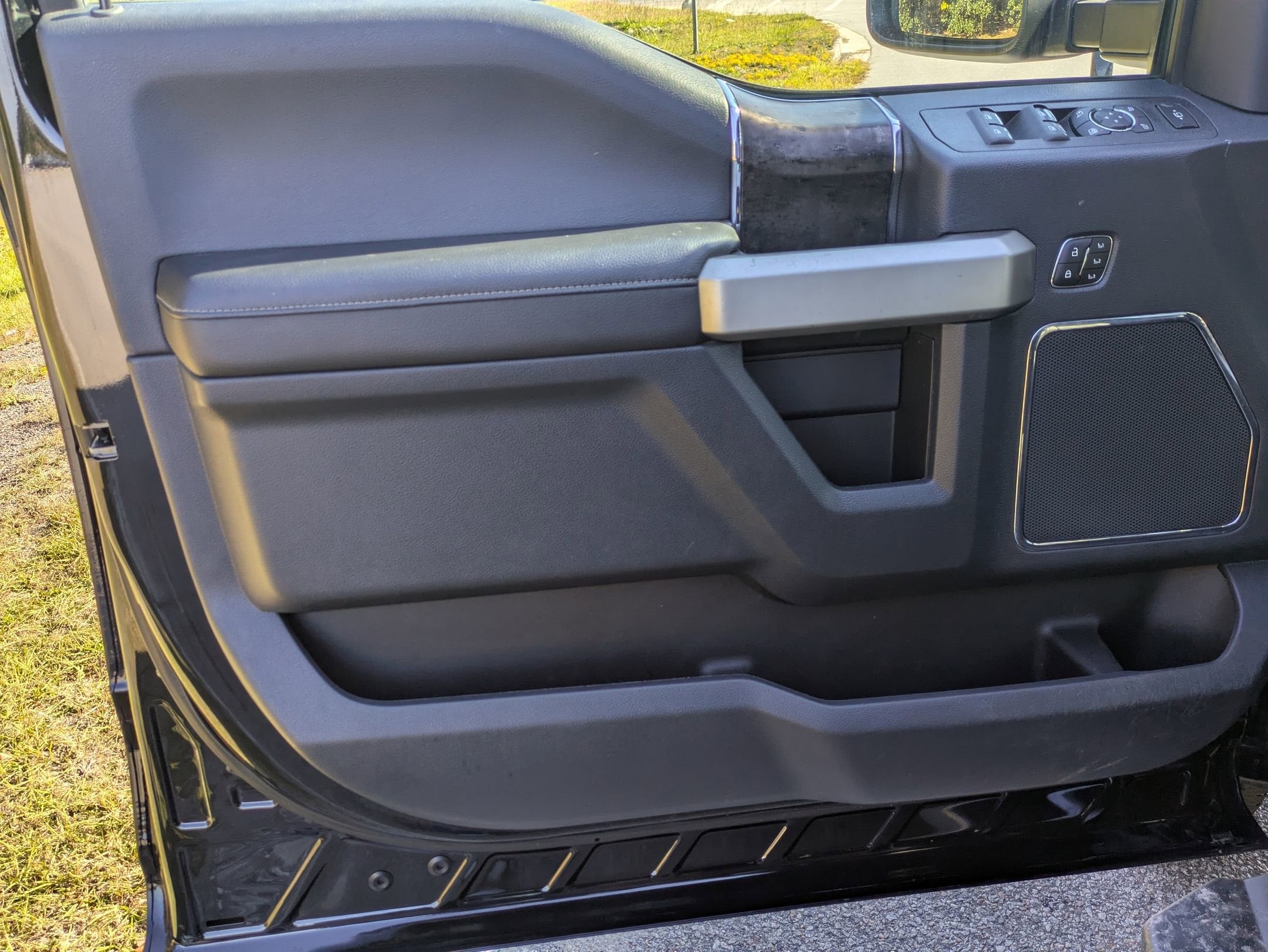 2022 Ford Super Duty F-350 DRW LARIAT