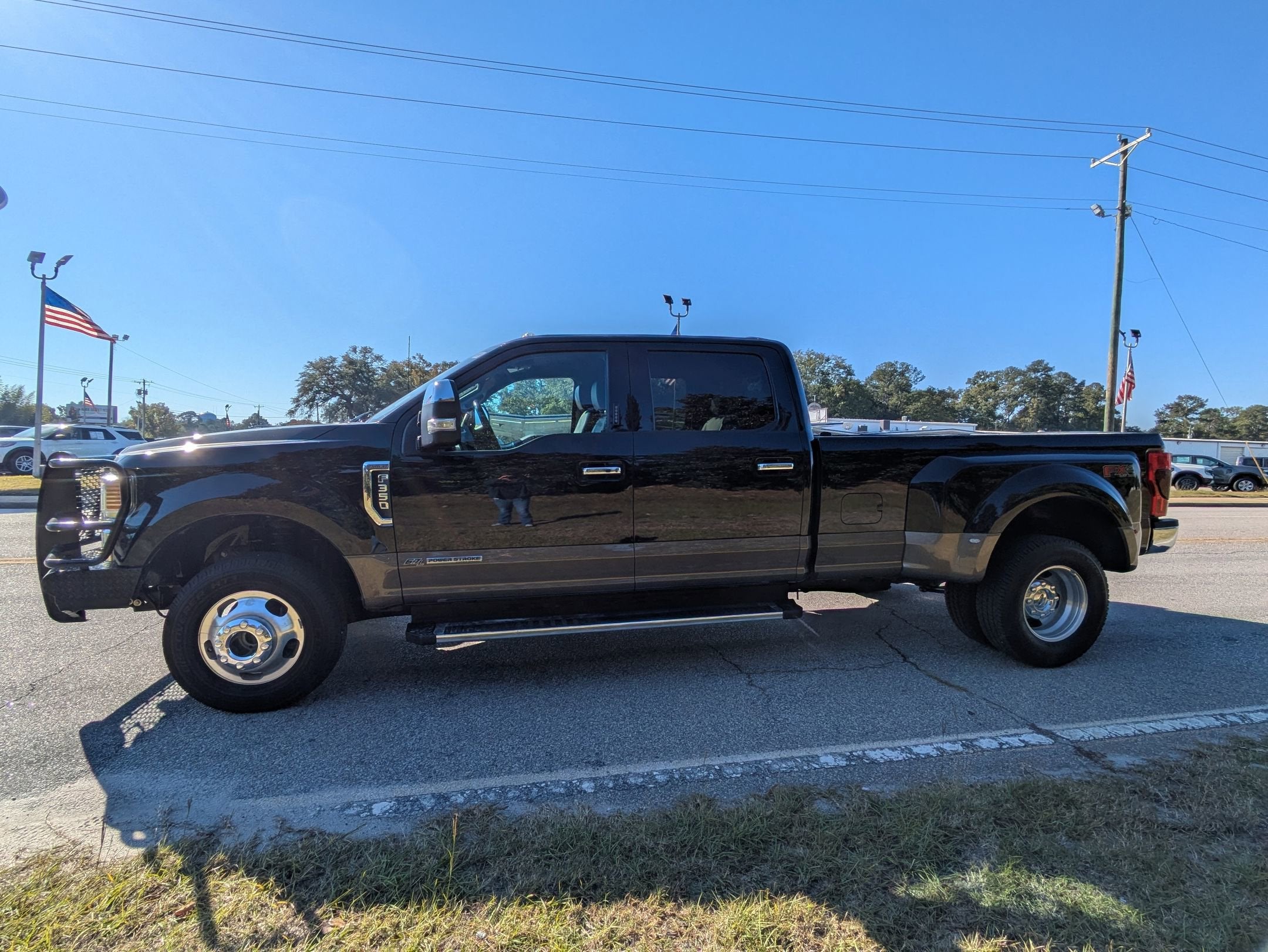 2022 Ford Super Duty F-350 DRW LARIAT