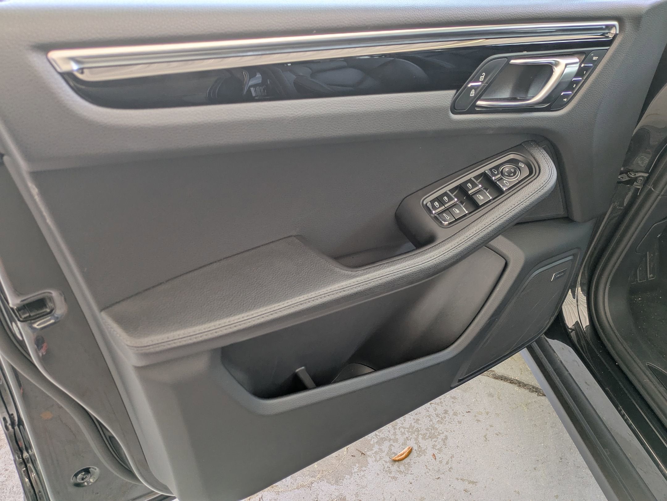 2024 Porsche Macan T