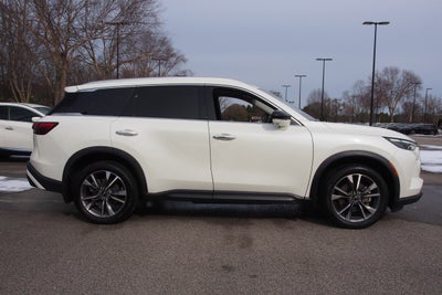 2023 INFINITI QX60 LUXE