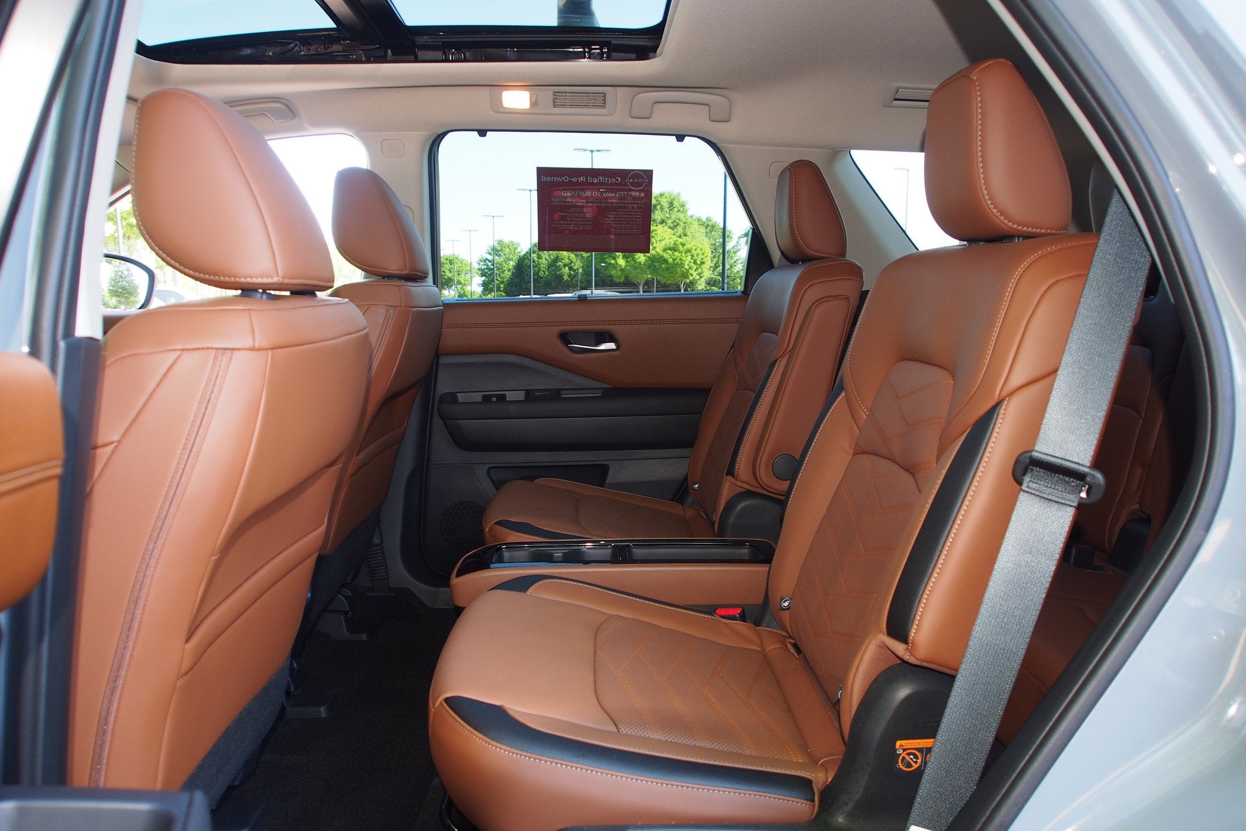 2025 Nissan Pathfinder Platinum