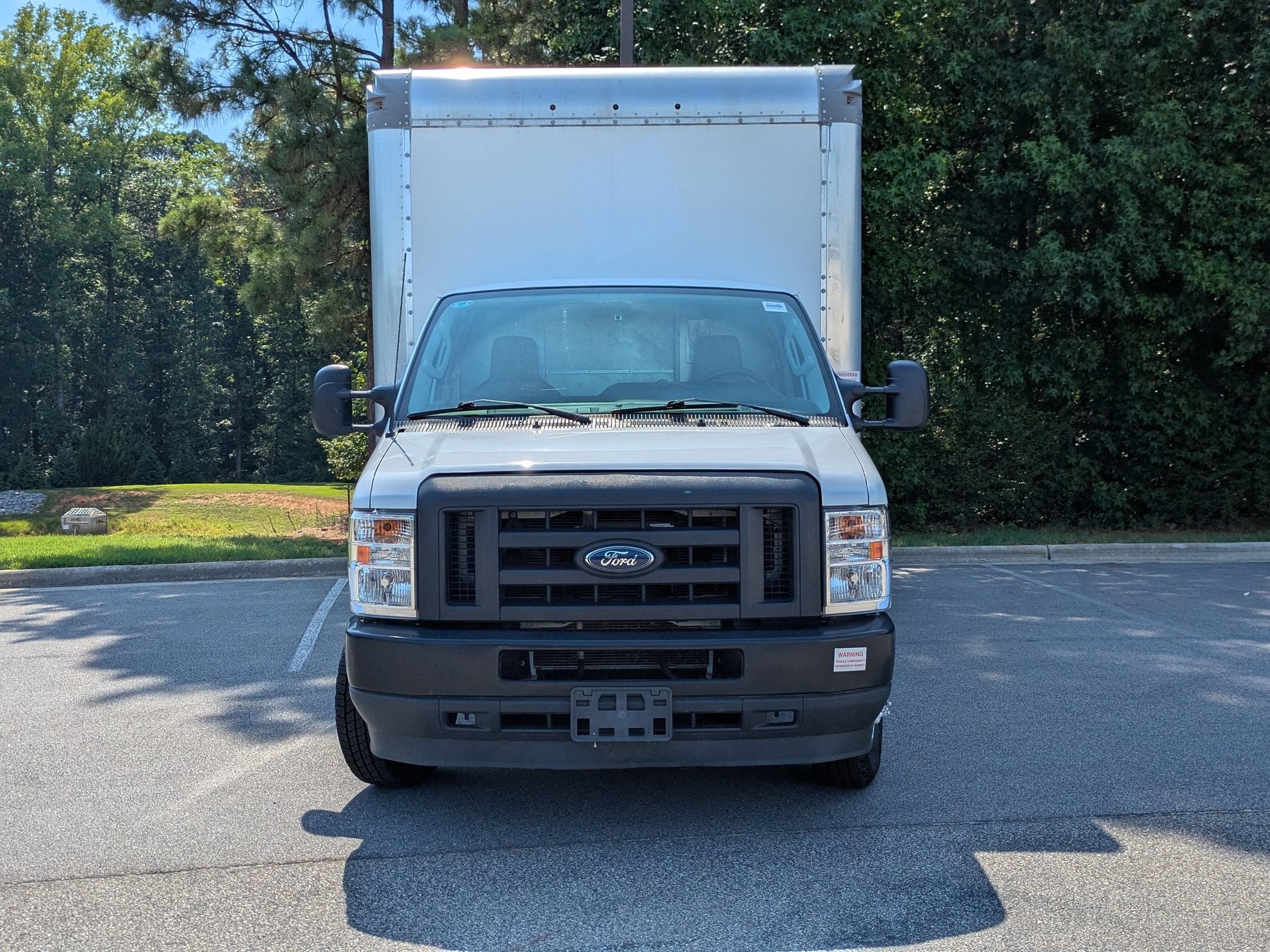 2024 Ford E-Series Cutaway Base
