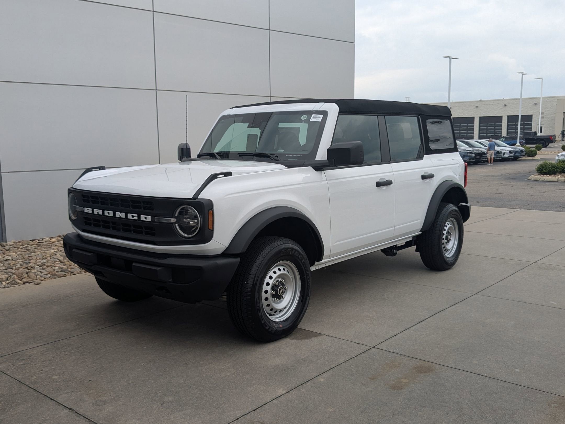 2025 Ford Bronco Base