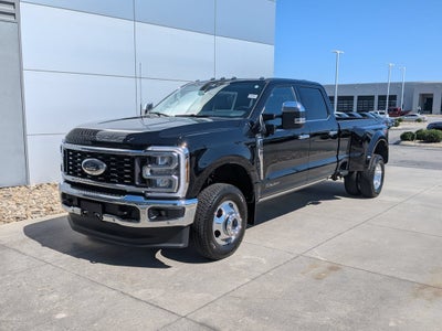 2026 Ford Super Duty F-350 DRW LARIAT