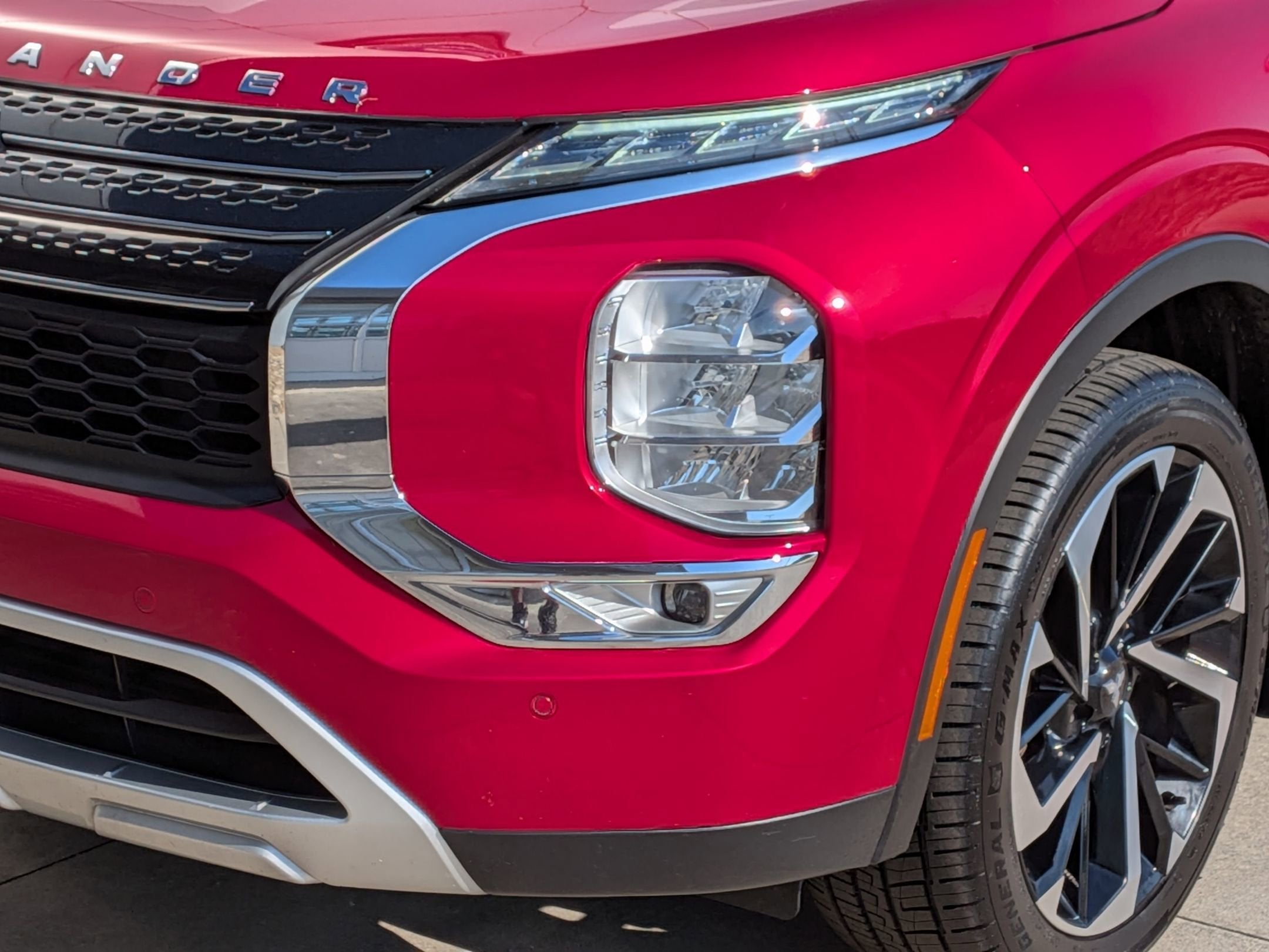 2024 Mitsubishi Outlander SE