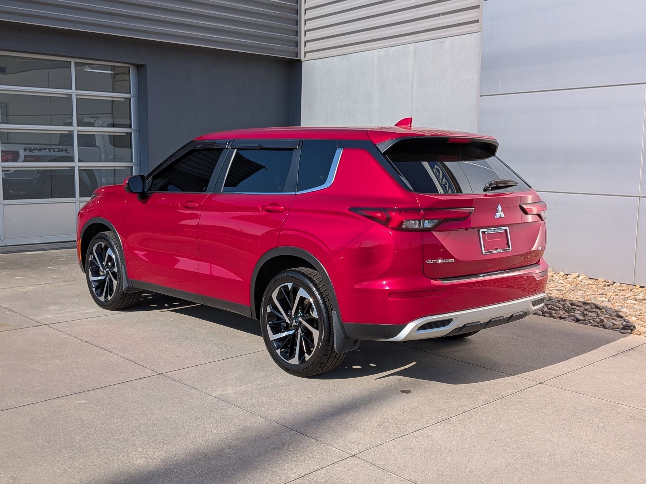 2024 Mitsubishi Outlander SE