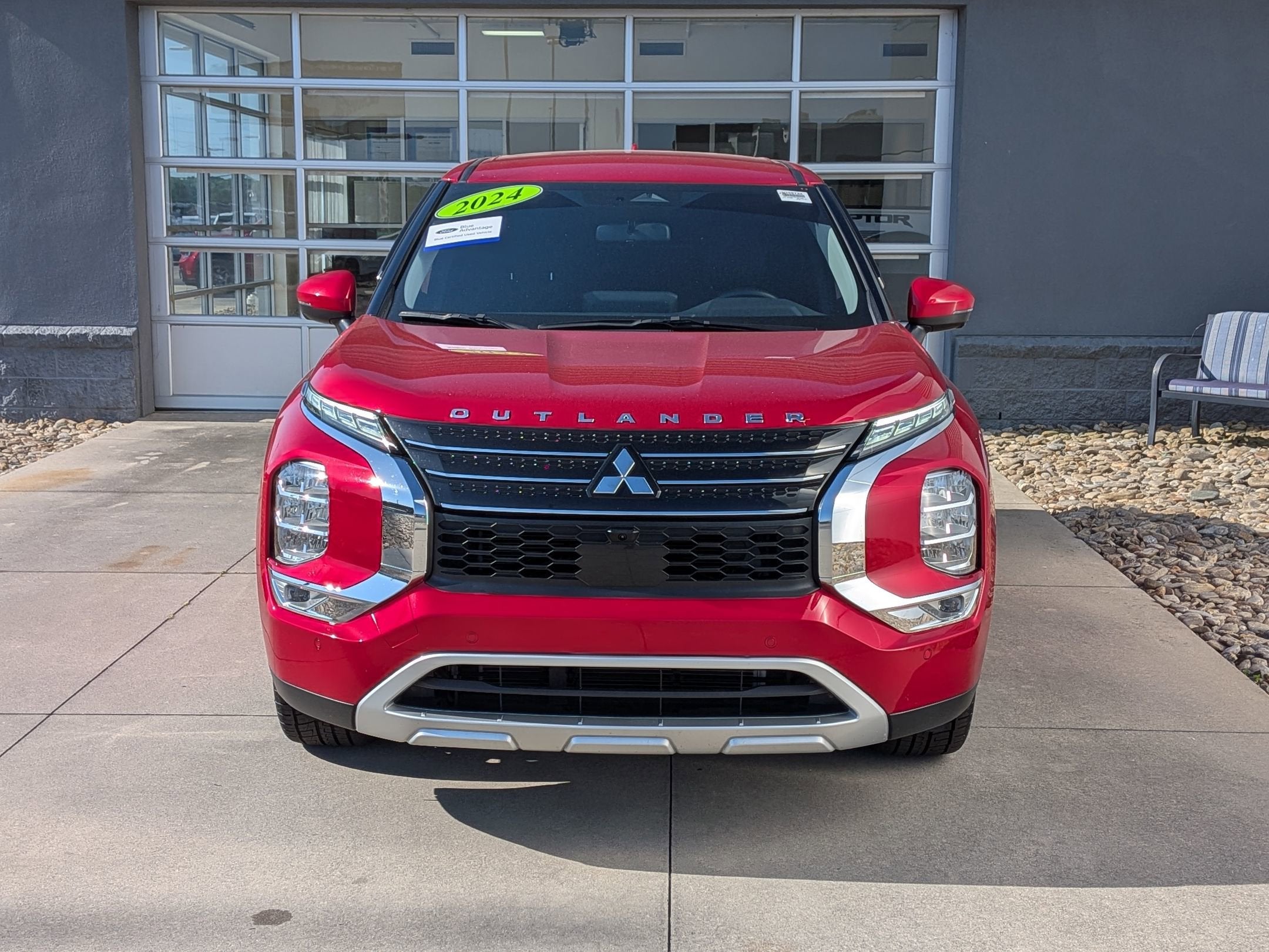 2024 Mitsubishi Outlander SE