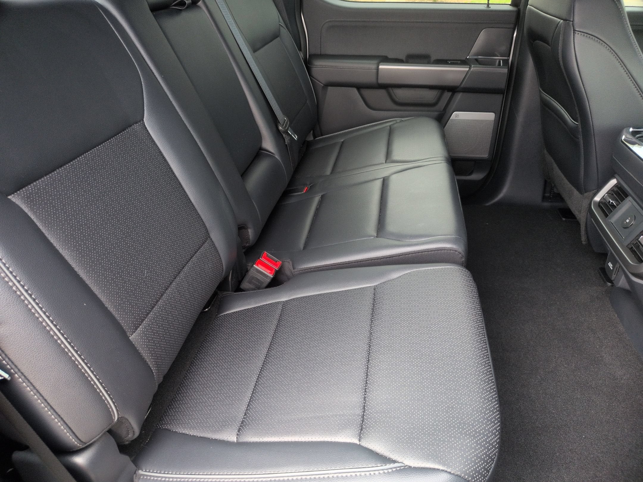 2026 Ford F-150 LARIAT - Crossroads Courtesy Demo