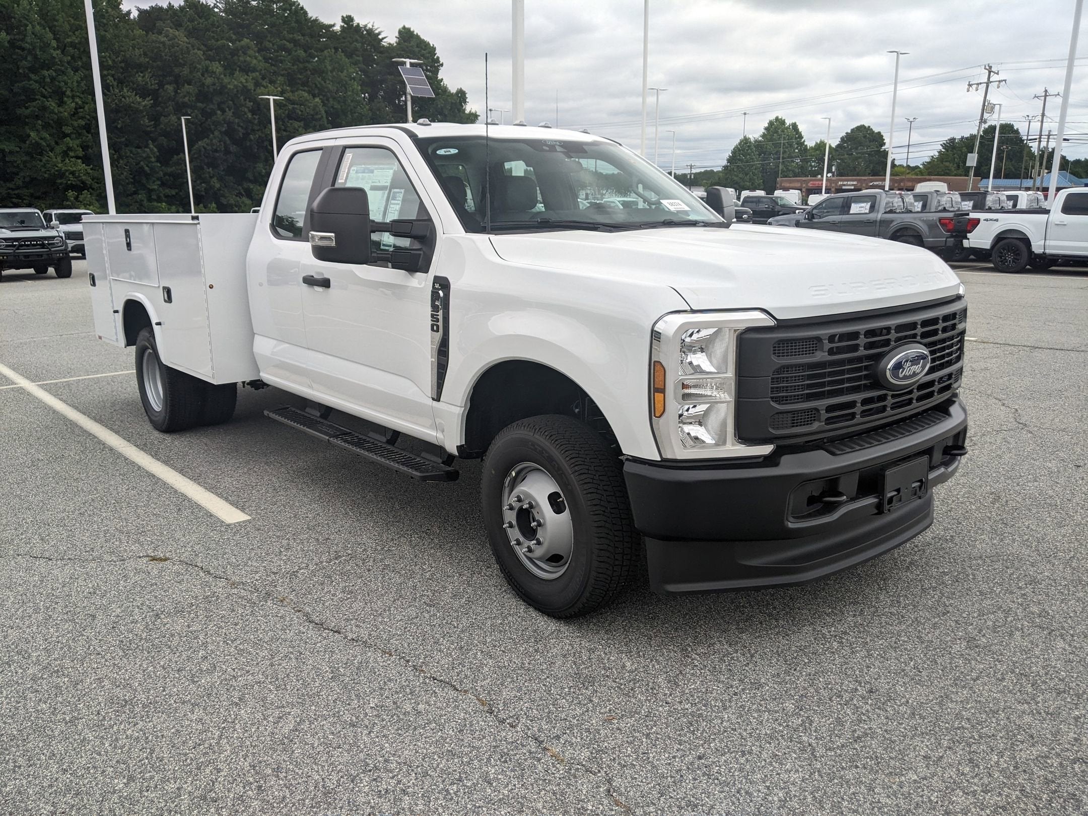 2025 Ford Super Duty F-350 DRW XL
