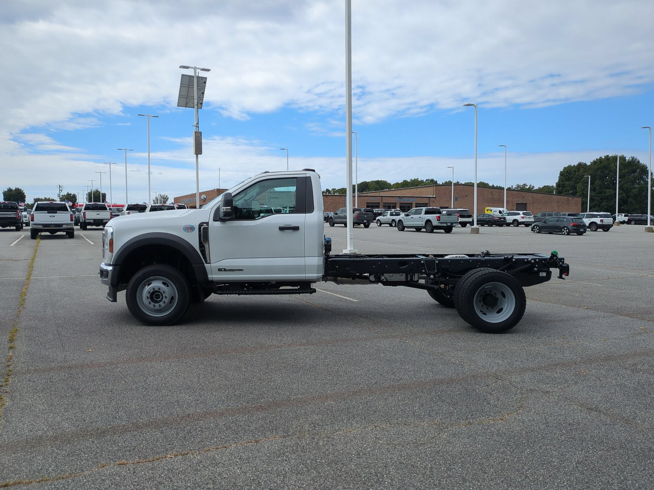 2026 Ford Super Duty F-550 DRW XL