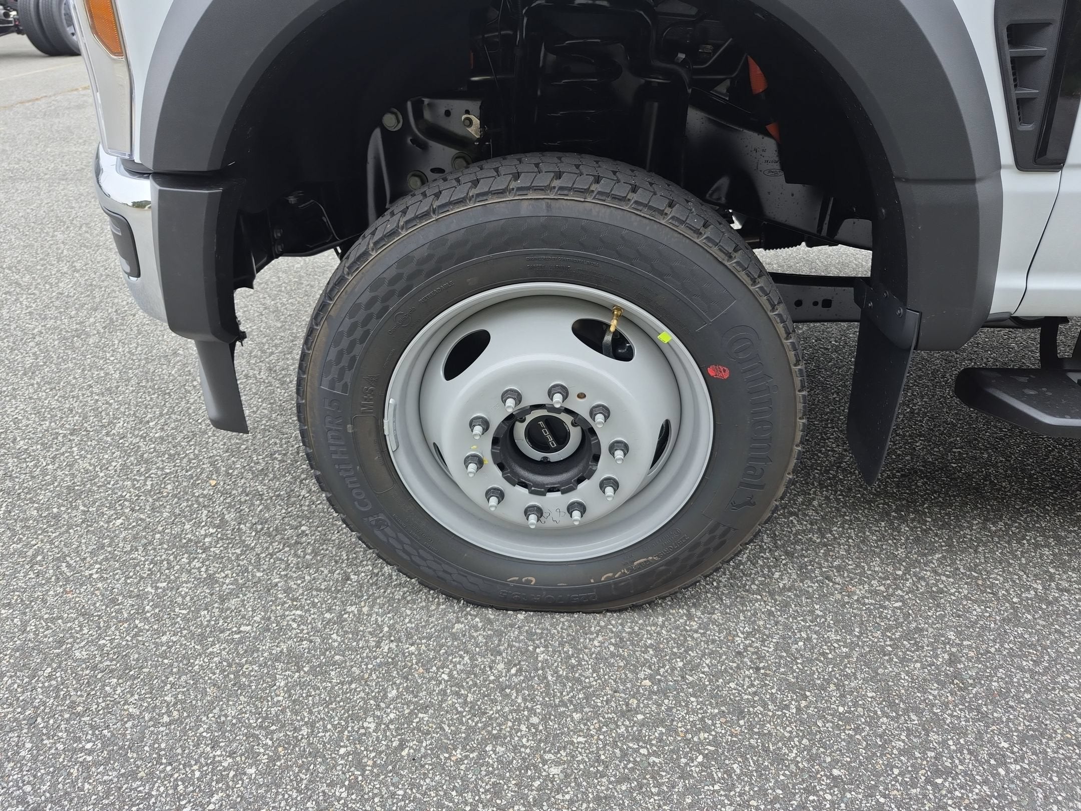 2027 Ford Super Duty F-550 DRW XL