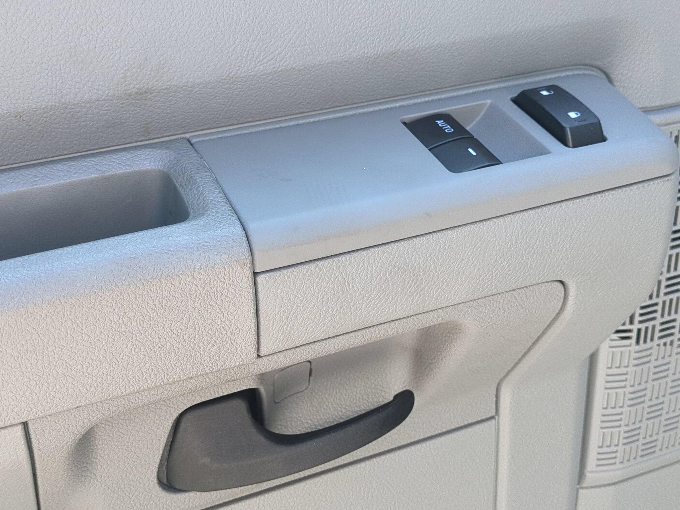 2027 Ford E-Series Cutaway Base