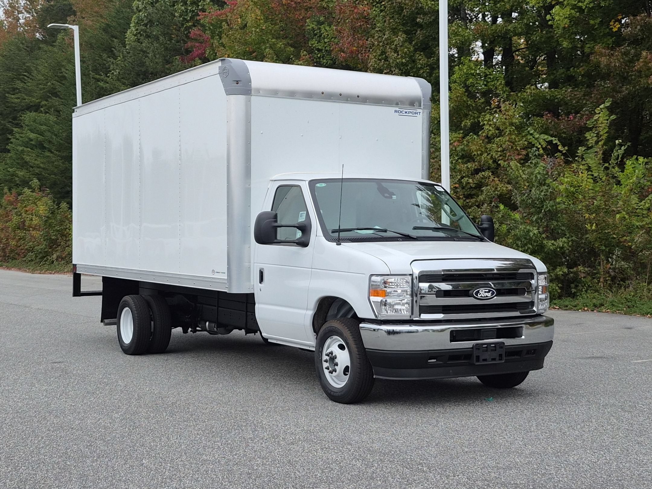 2027 Ford E-Series Cutaway Base