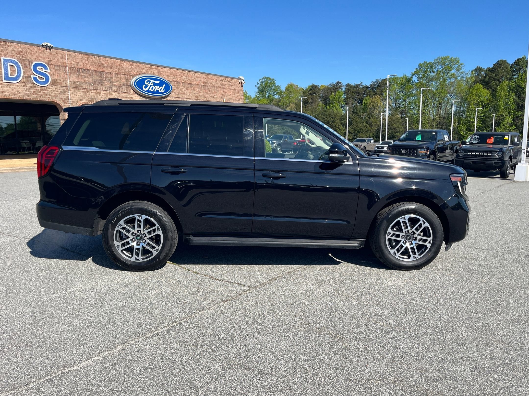 2025 Ford Expedition Active