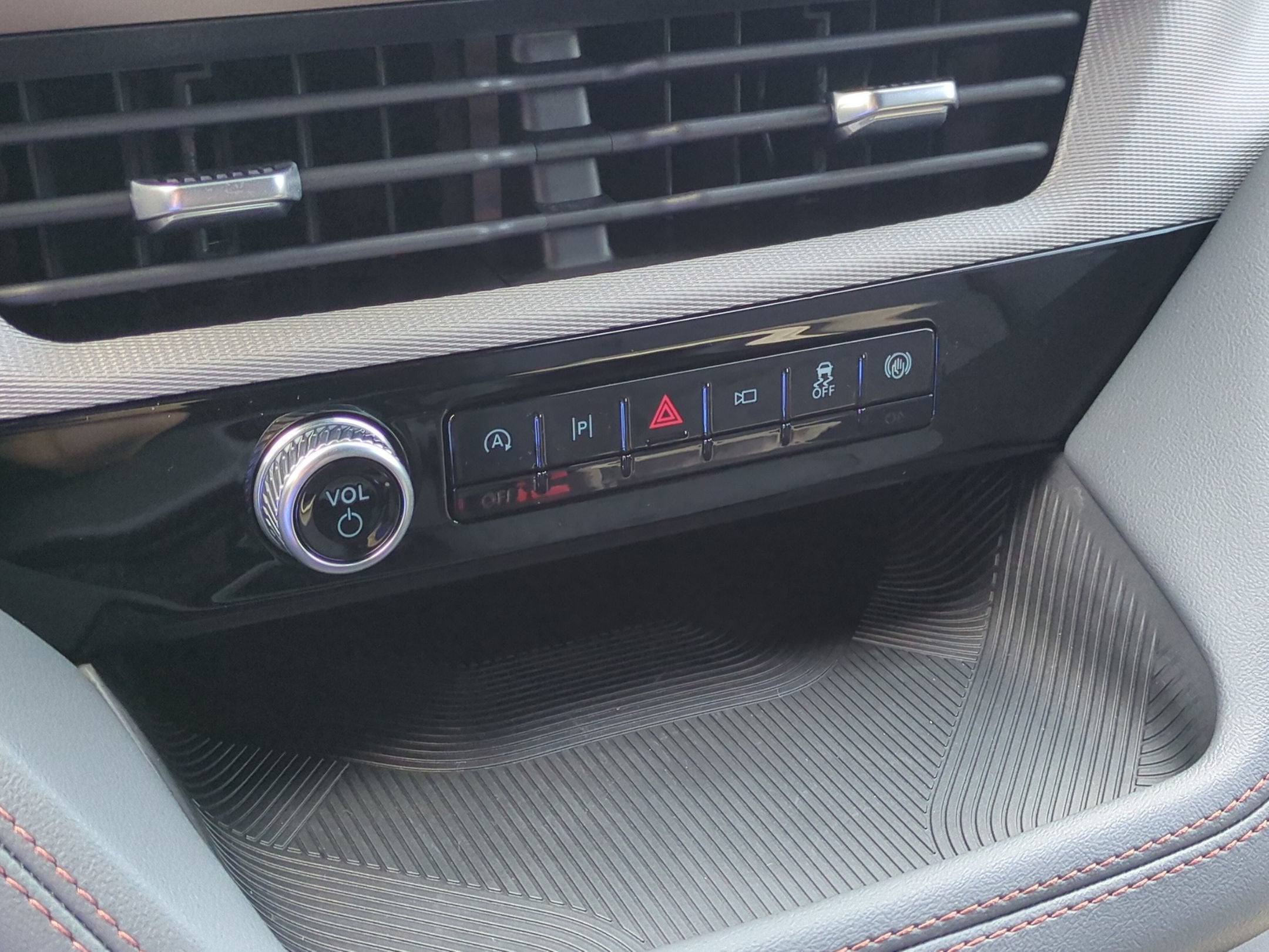 2027 Ford Explorer Active w/200A Pkg