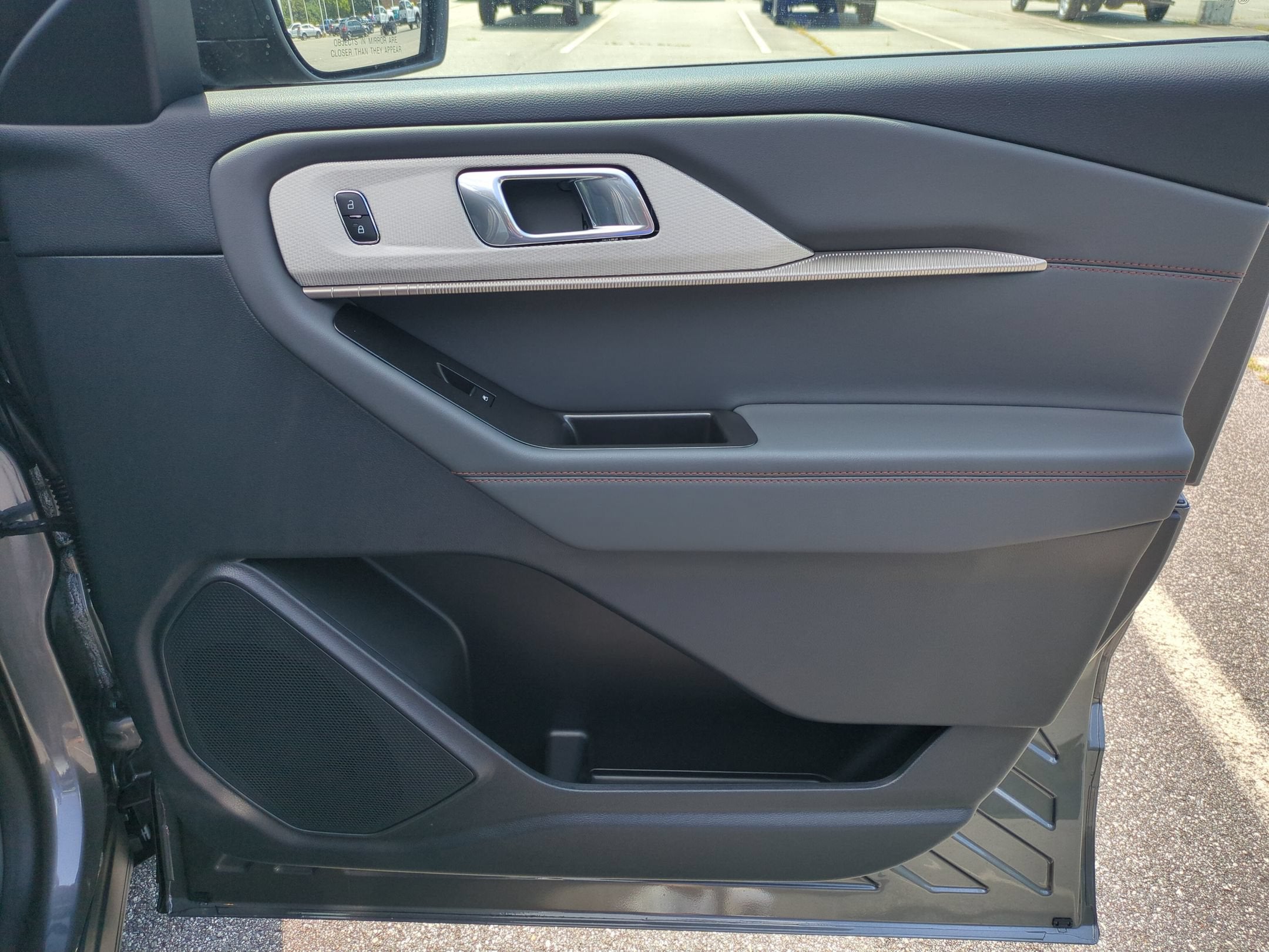 2027 Ford Explorer Active w/200A Pkg