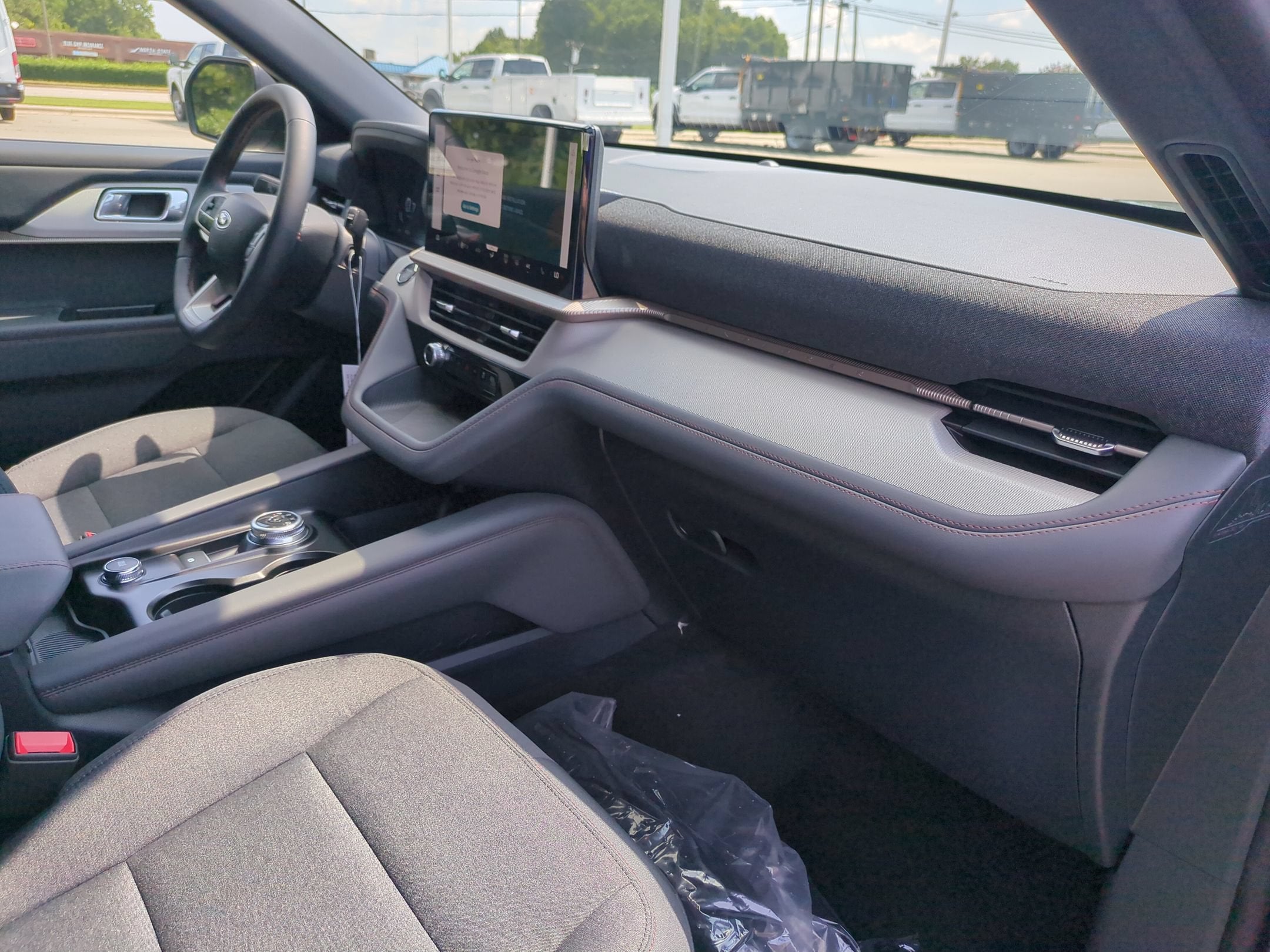 2027 Ford Explorer Active w/200A Pkg